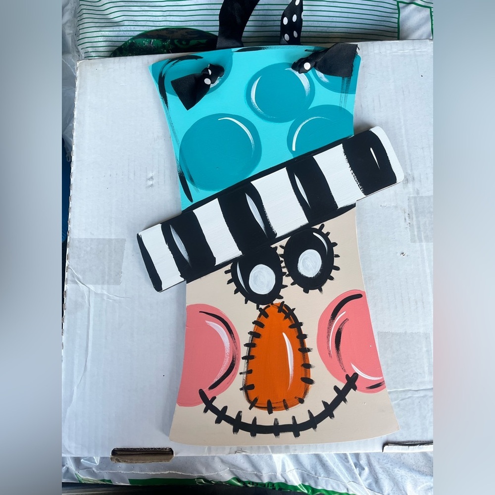 Hand-painted Festive Door Hangers Set - Picture 4 of 5